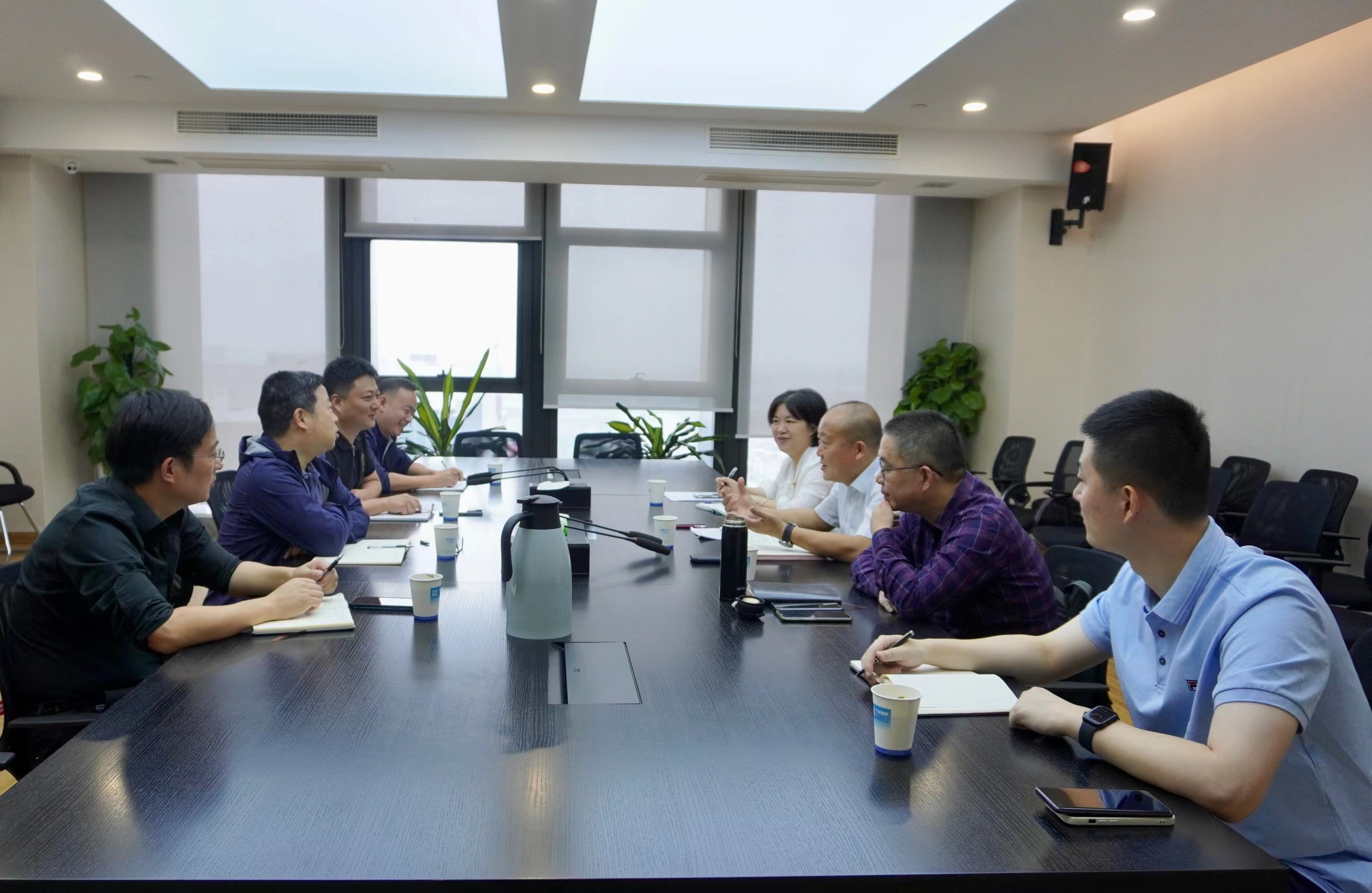 镇海区住建局局长薛珩一行莅临宁波四建调研指导